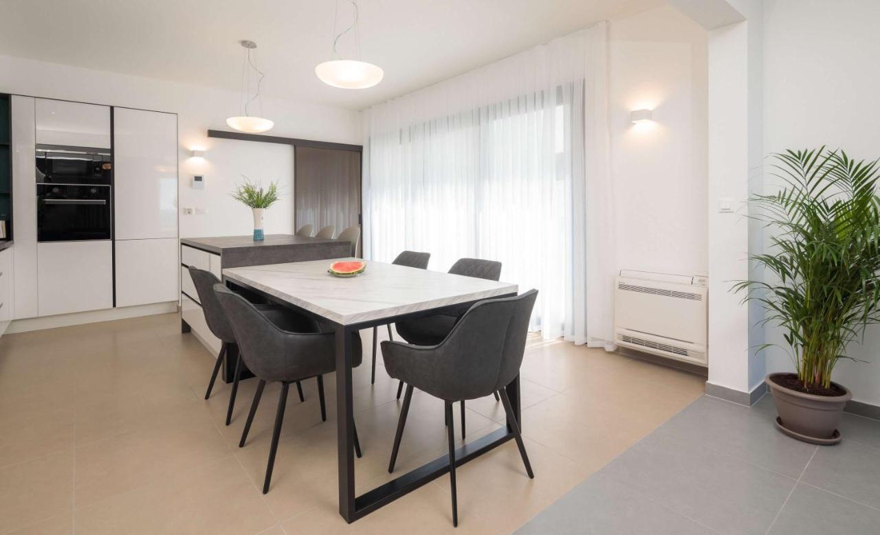 Villa Four Brothers - Middle Floor Podstrana Luaran gambar